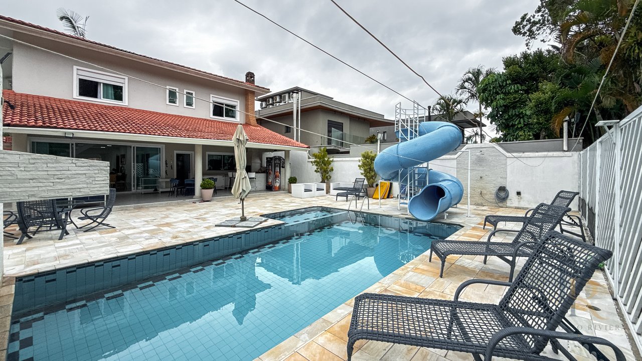 Casa pé na areia recuado  — foto 1 de 6