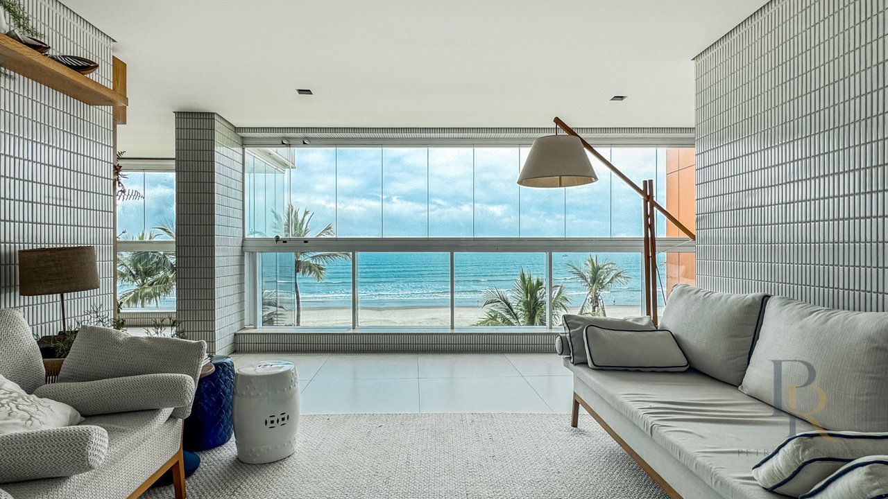 Apartamento pé na areia frontal — foto 1 de 6