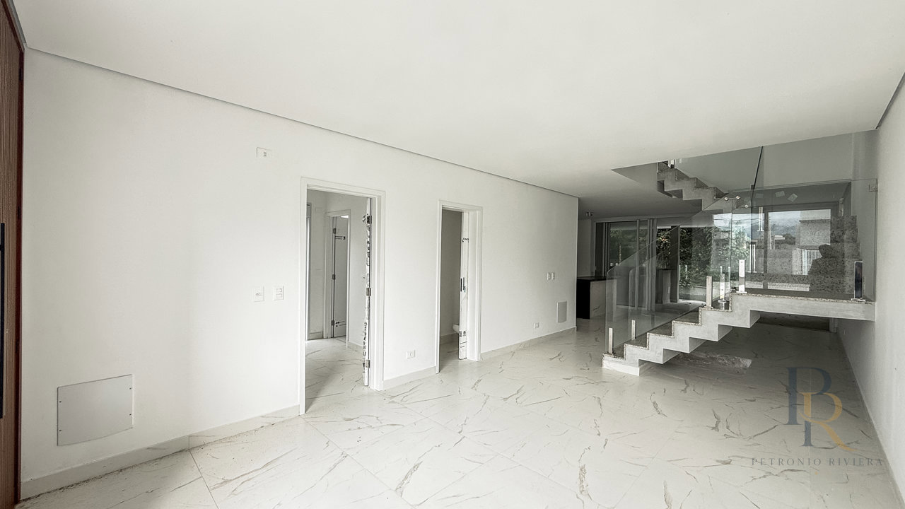 Casa em Condomínio — foto 2 de 33