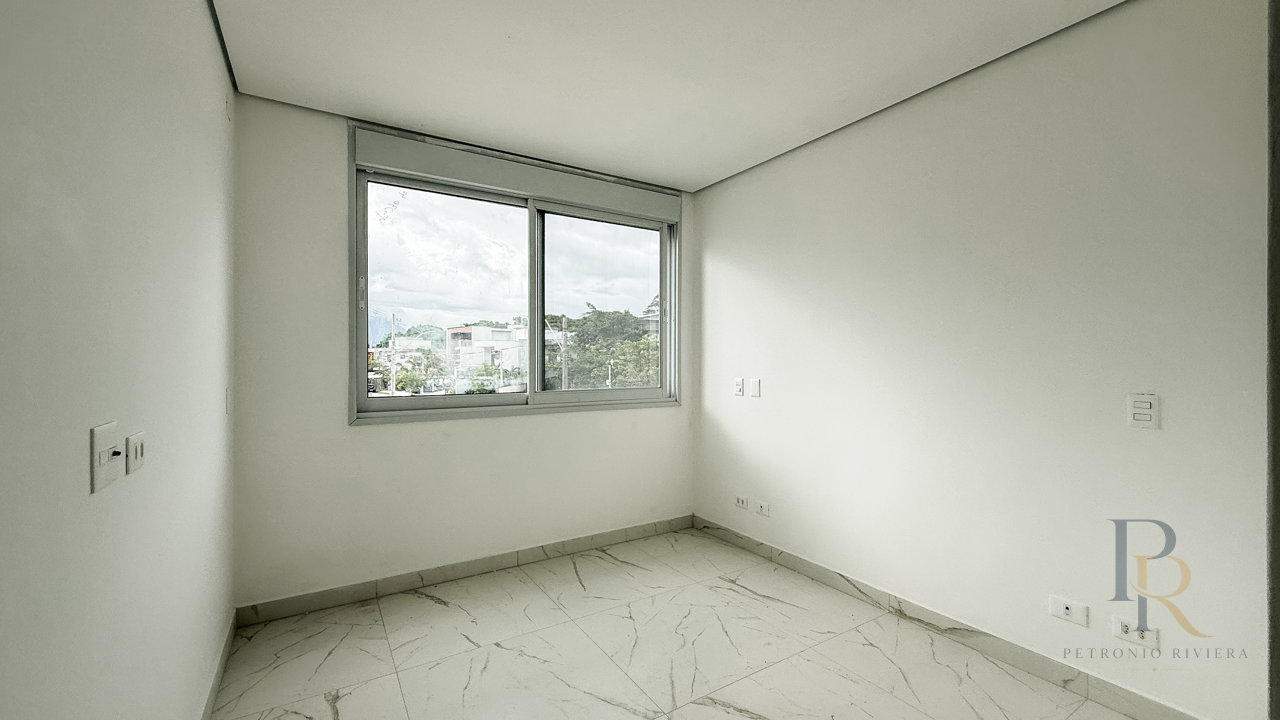Casa em Condomínio — foto 12 de 33
